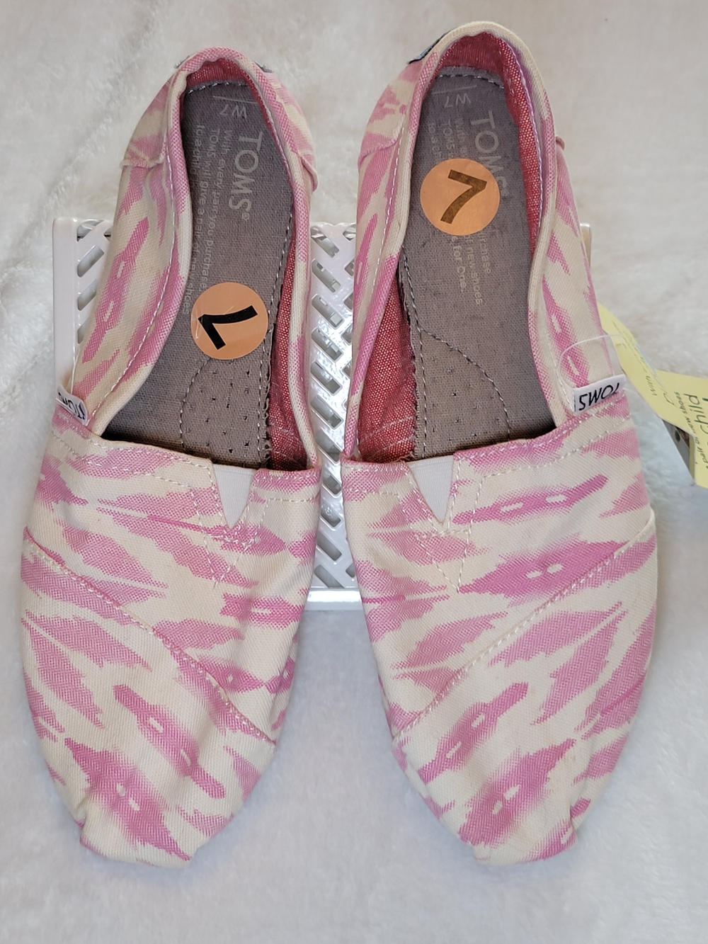 NWT Toms Pink and Cream Zebra Patterned Alpargata Canvas Slip-Ons Size 7